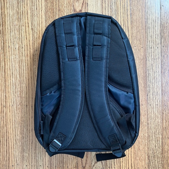 NWOT Port Authority BG100 Xcape Laptop Backpack - Picture 3 of 12